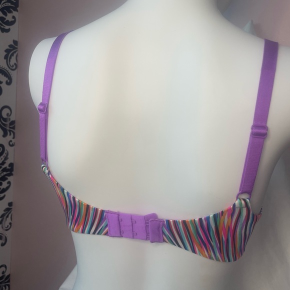 Victoria’s Secret Plunge Bra - Picture 5 of 12